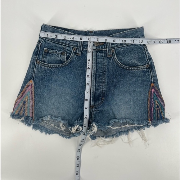 Cracker Button Fly Cut Off Embroidered Denim Jean Shorts Size 28 Women's - Picture 5 of 6